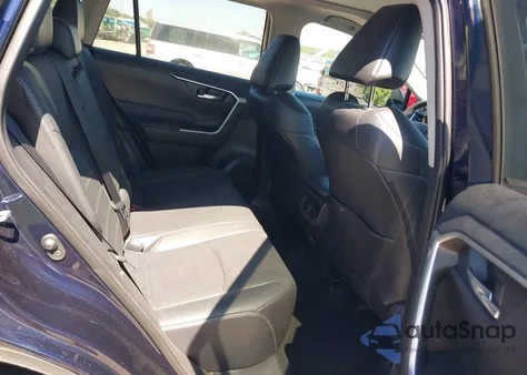 2021 Toyota Rav4 Xle Premium z USA, uszkodzony, nr VIN 2T3C1RFV6MW153226